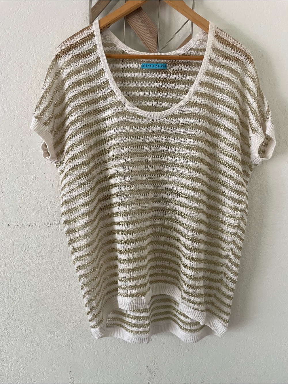 Alice + Olivia short-sleeve linen blend knit top